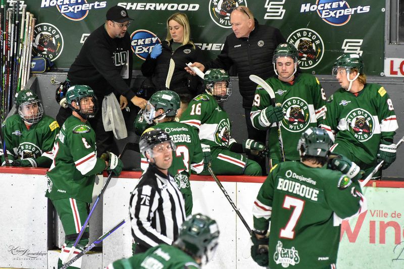 Le Desjardins-Wild fête l’halloween en l’emportant devant Saint-Cyrille
